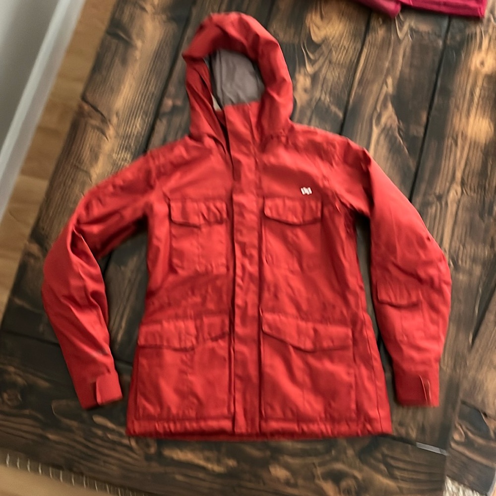Women’s burnt orange ski jacket
